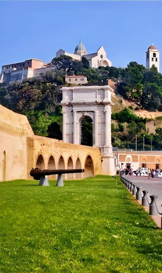 Il Balcone Sul Corso Βίλα Ανκόνα Εξωτερικό φωτογραφία